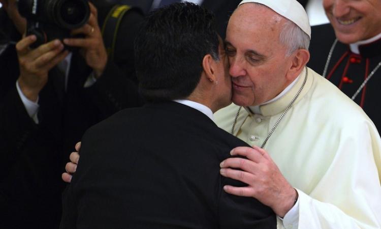 Partita della Pace: e Maradona mandò in gol Baggio. Francesco: no a tutte le discriminazioni