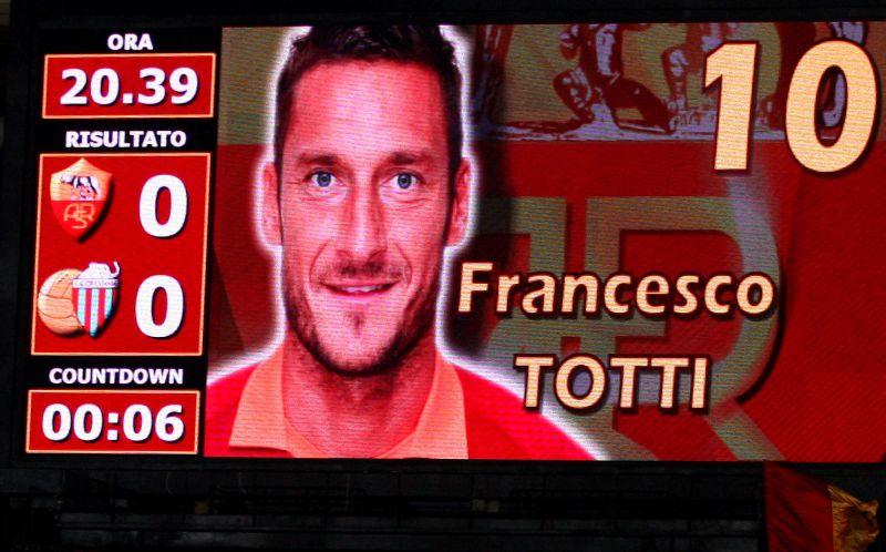 Roma, Totti insegue il Napoli. Rientrano Pjanic e Keita