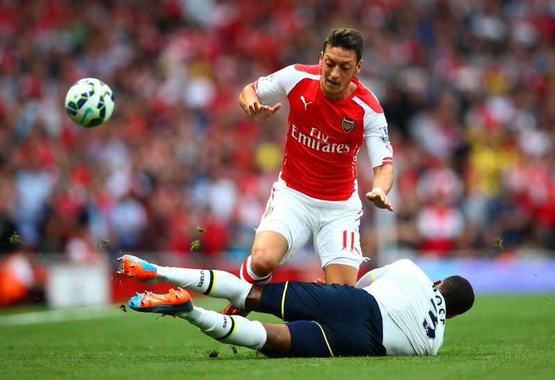 Ozil: 'Non lascio l'Arsenal'