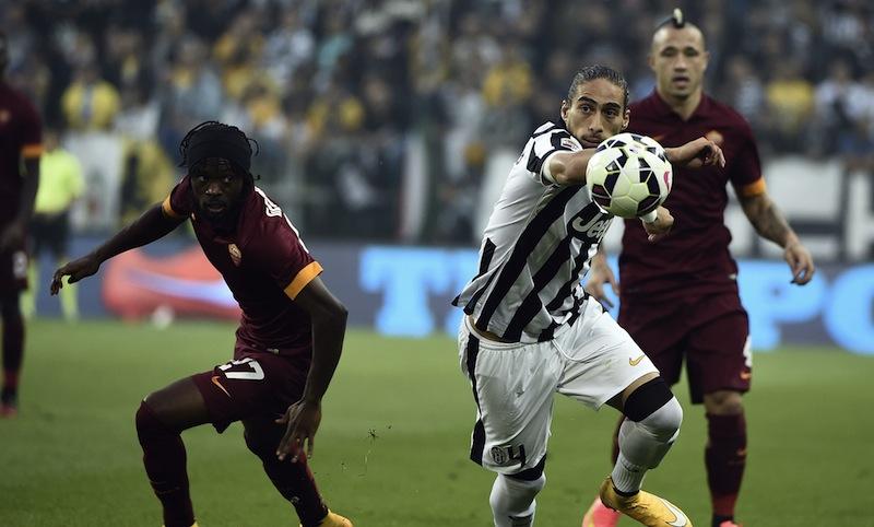 Former Juventus defender Caceres has trial with Inter