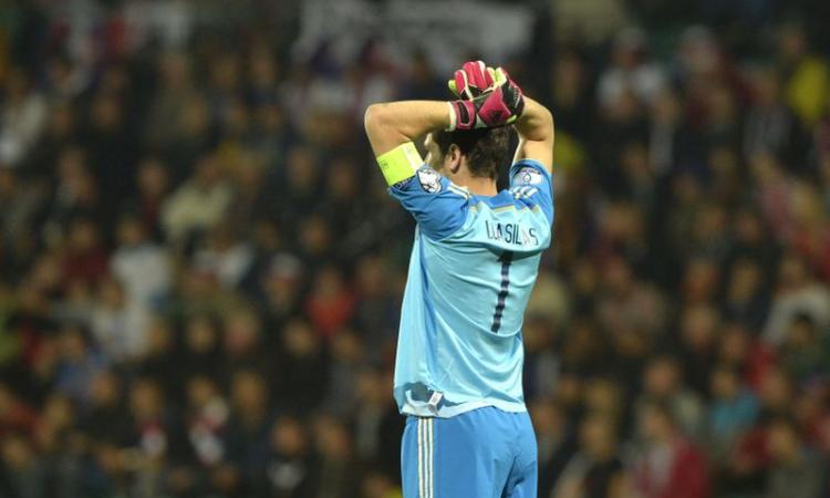 Disastro Casillas: sconfitta storica per la Spagna di Del Bosque
