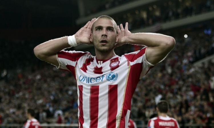 L'Olympiacos vince 1-0, crisi Juve in CL