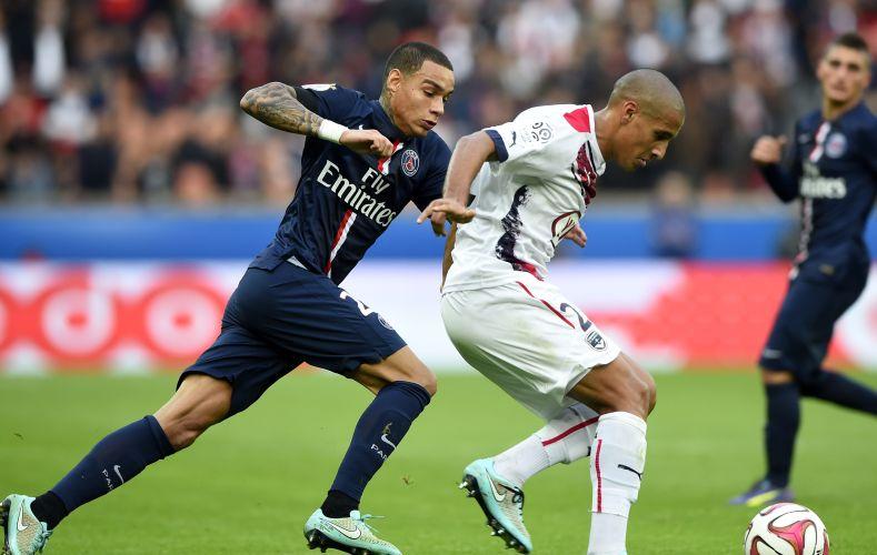 PSG: messo sul mercato l'olandese van der Wiel