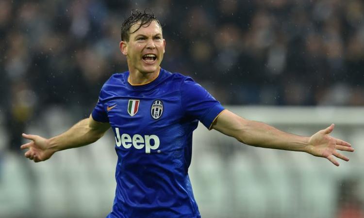 Juventus: una inglese vuole Lichtsteiner