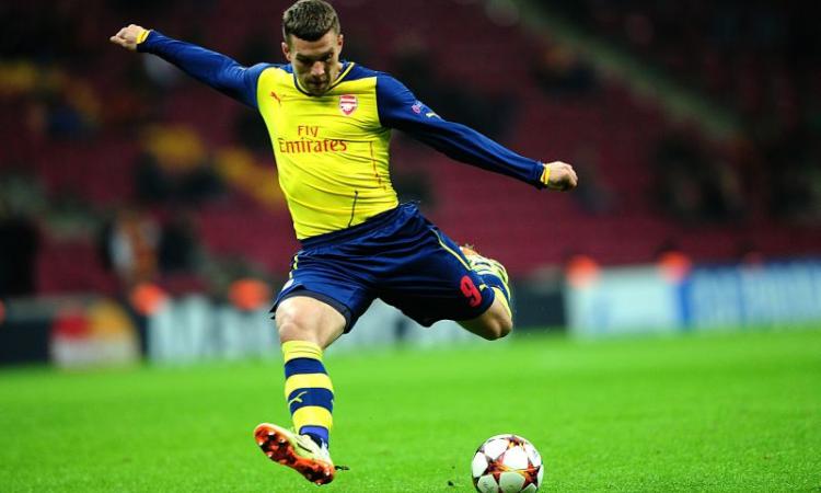 Podolski: 'Sto invecchiando, voglio giocare. Inter? Vedremo'