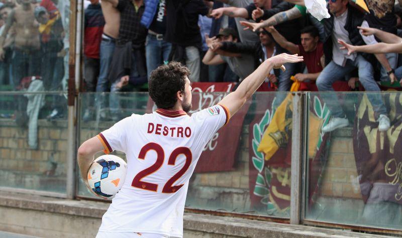 Destro rifiuta il Torino e per ora rimane alla Roma. In estate c'è l'Arsenal