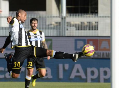 Saint Etienne, UFFICIALE: rinnova un ex Carpi e Udinese