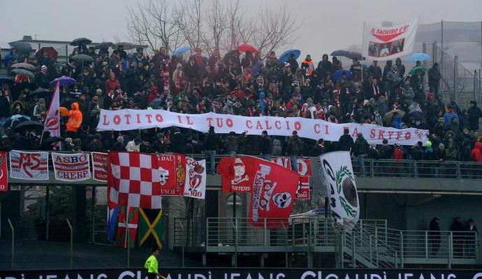 Carpimania: i tifosi rivogliono il "Cabassi", le istituzioni rispondano