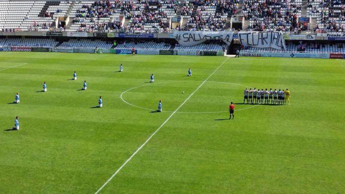 Spagna, Cartegena e Lucena come il Parma: in ginocchio in segno di protesta per il mancato pagamento degli stipendi