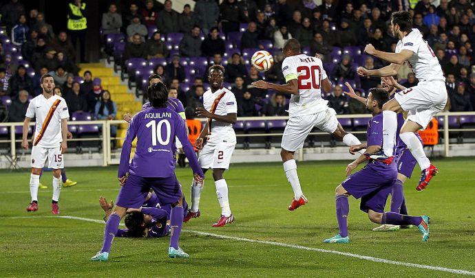 La Fiorentina non azzanna, Roma in vantaggio senza convincere: il derby d’Europa in 3 mosse