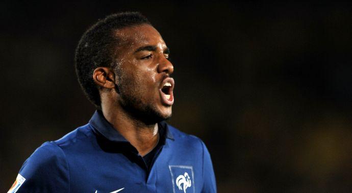 Arsenal target Lacazette tells Lyon he wants out