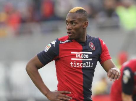 Ex Cagliari e Chievo: lo Standard non cede Mpoku