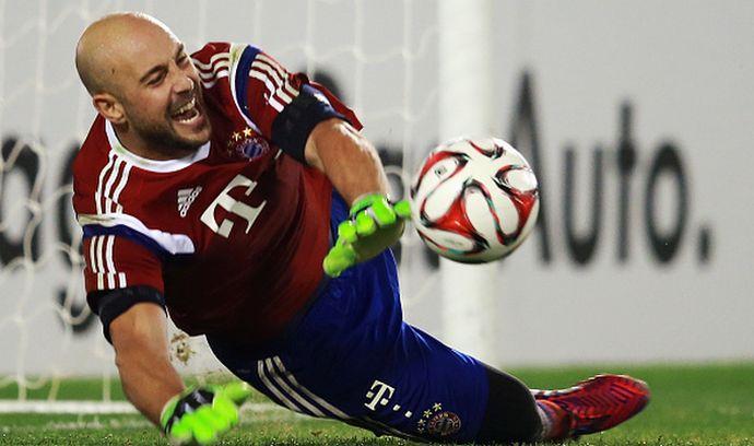 Romano: Napoli, Reina a prescindere da Benitez. Un segnale per Higuain...