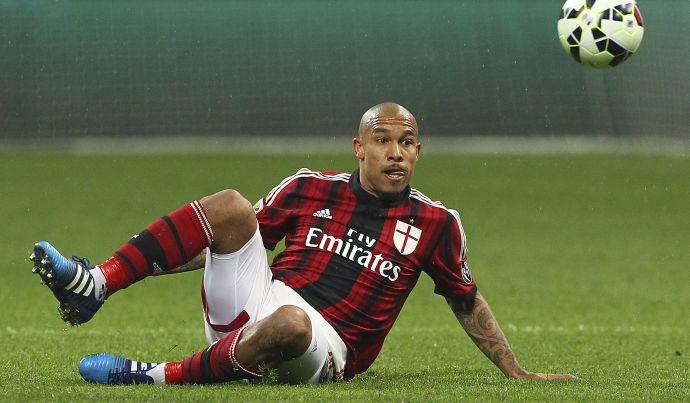 L'ex De Jong carica: 'Grinta, cuore e milanismo!'