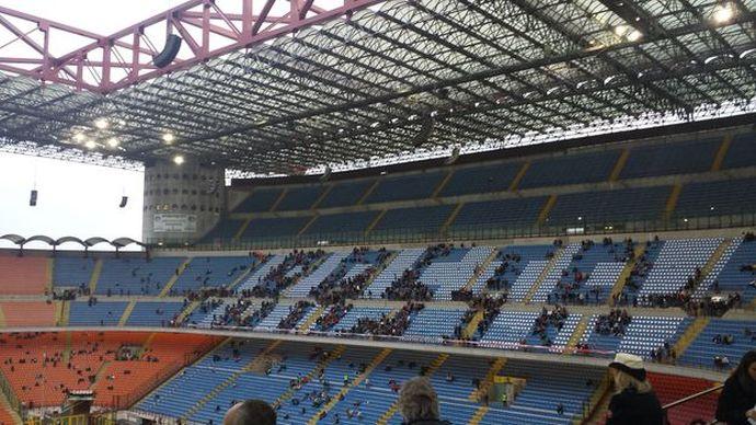 Milan, crisi senza fine: ko in casa col Genoa dopo 57 anni. I tifosi: 'Basta!'