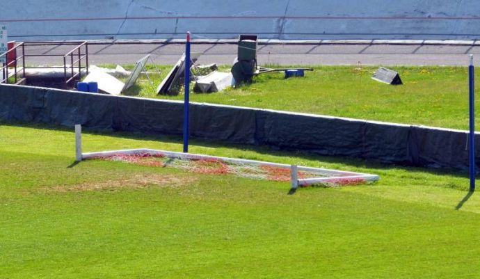 Vandali allo stadio, porte tagliate: UFFICIALE Varese-Avellino rinviata a domani. Il club lancia #JeSuisASVarese1910