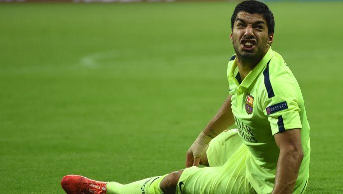 Barcellona: Suarez esce per un infortunio