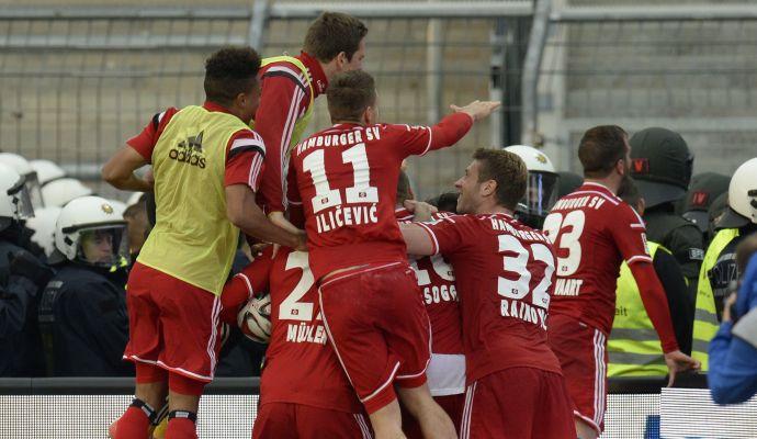 AMBURGO BATTE KARLSRUHER: RESTA IN BUNDESLIGA