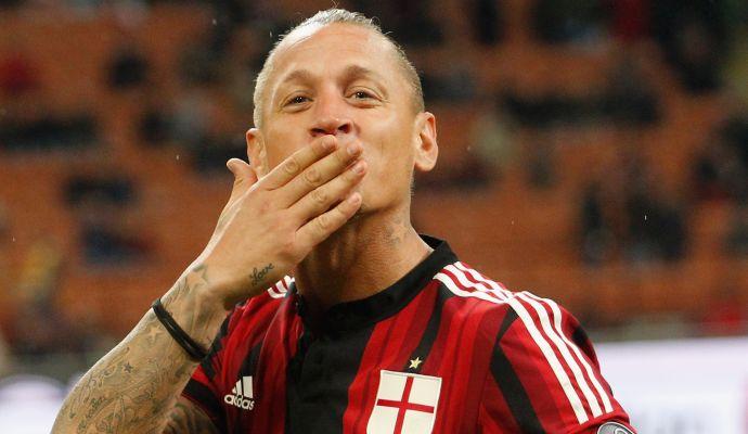 Milan, Lisandro Lopez blocca Mexes