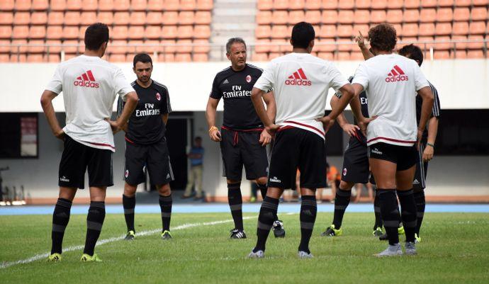 Milan, allenamento alle 10