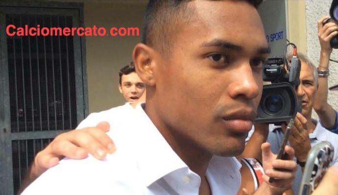 UFFICIALE: Alex Sandro alla Juve per 26 milioni