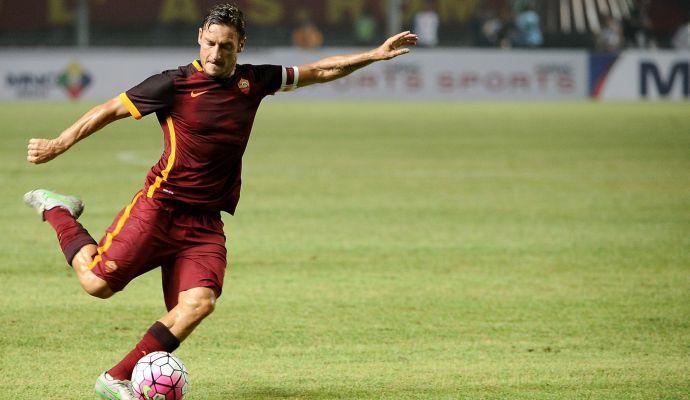 Roma, biglietti del bus per Totti: 'Che onore'