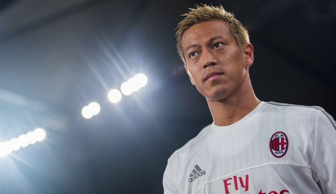 Honda offers himself to AC Milan on Twitter