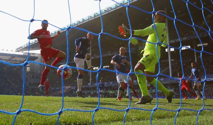 Brutto derby, Everton-Liverpool 1-1