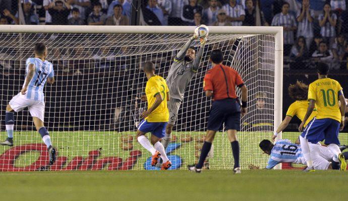 Agente Alisson: 'Prestito al San Paolo? Niente di vero, sarà a Roma settimana prossima'