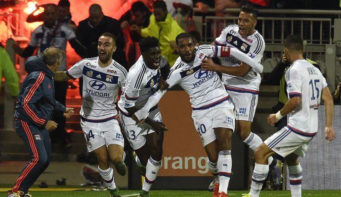 Lione: due club di Premier su Lacazette