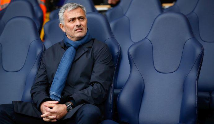 Mourinho si offre con una lettera al Man United, l'agente: 'Voci ridicole e assurde'
