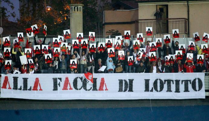 Carpi, il papà esonerato dopo il gol del figlio: 'Gli ho chiesto scusa e sono scoppiato a piangere'