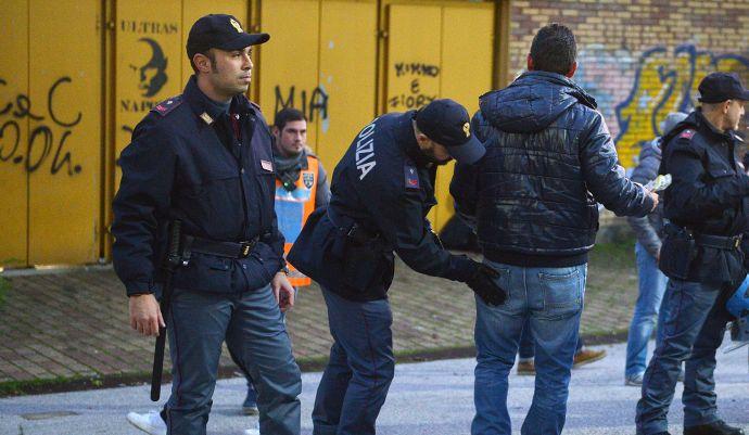 Genoa-Sampdoria, derby blindato: elicottero in cielo e 200 agenti. Controlli in città e allo stadio