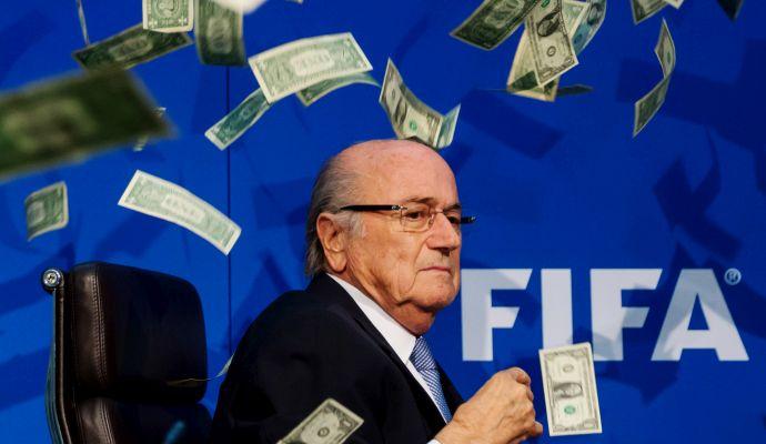 VIDEO Blatter in università interrotto da un manifestante