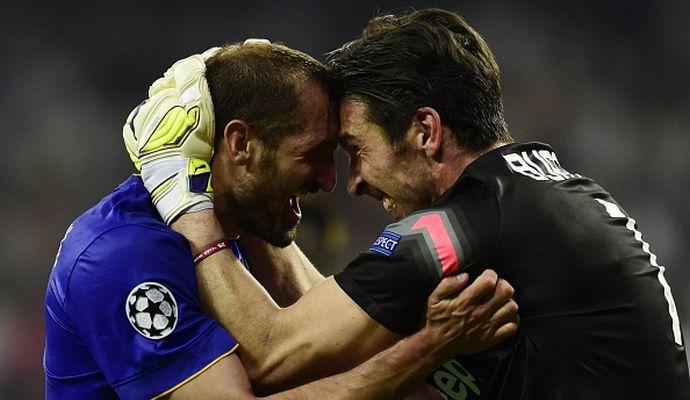 Ci sono anche Buffon e Chiellini nella top 11 del 2015 di France Football