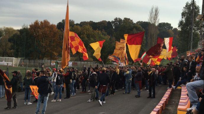 VIDEO Roma, 500 tifosi a Trigoria... contro Pallotta e Gabrielli