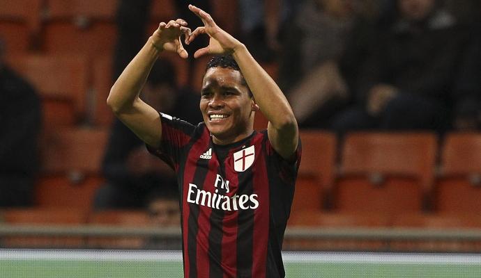 Milan, il Manchester United offre 40 milioni per Bacca