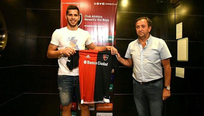 Udinese, UFFICIALE: Insua in prestito al Newell's