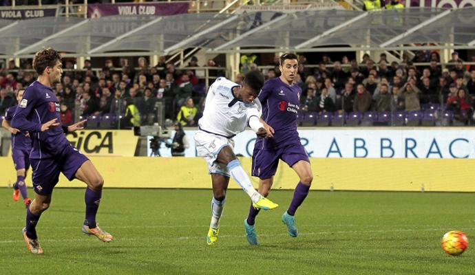 Serie A: colpo della Lazio, Fiorentina ko