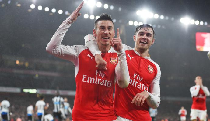 Premier: risveglio United. Pareggia il Leicester, Arsenal primo. Colpo City