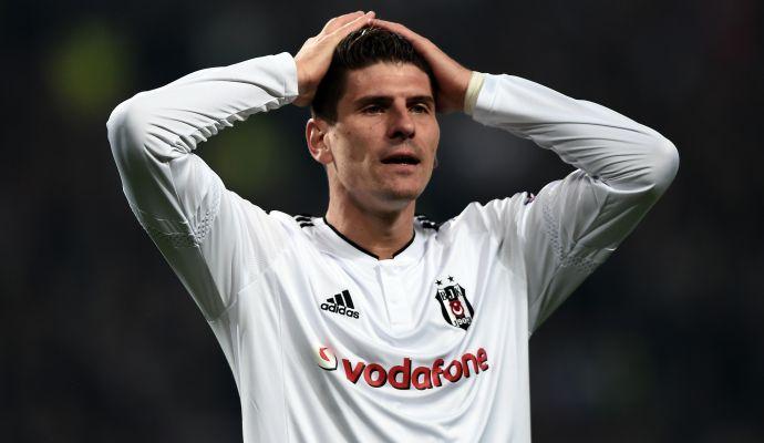 L'ex Mario Gomez al veleno: 'Andare alla Fiorentina è stato un errore'