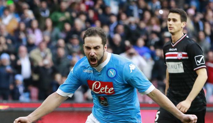 Napoli, Higuain expresses his joy: "I wanted to beat this record, thank-you to everyone"