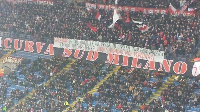 FOTO Milan, striscione contro Galliani: 'Incompetenza imperdonabile'