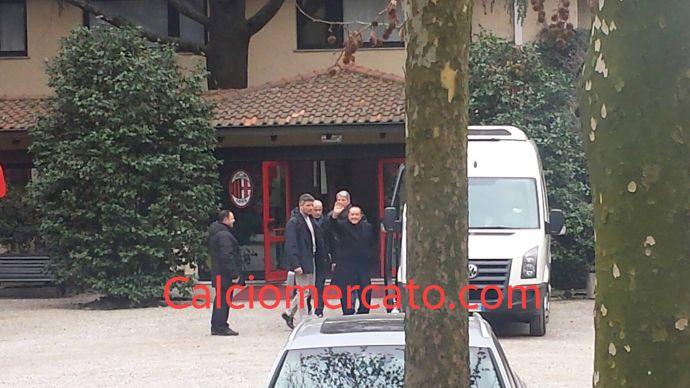 Milan, lo spogliatoio sfida Berlusconi: vuole la conferma di Mihajlovic