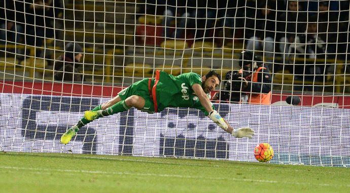 Juventus' frantic finish puts them 12 ahead of Napoli, Buffon is a monster