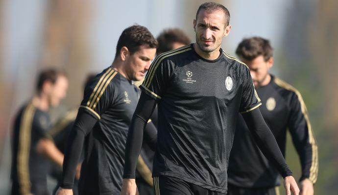 C'è Chiellini, Juve verso il 3-5-2 con l'Inter