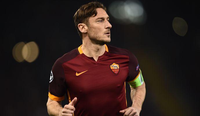 Da Totti a Iniesta: le bandiere nel calcio sono ancora possibili?
