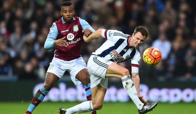 Maxi squalifica per un giocatore dell'Aston Villa