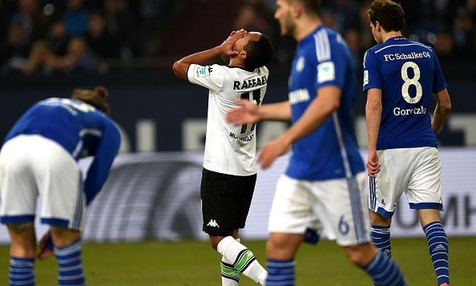 Bundesliga: lo Schalke vince 2-1 contro il Monchengladbach e lo supera