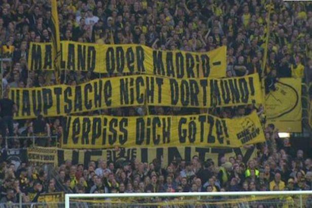 Borussia Dortmund, tifosi contro Gotze: 'Non ti vogliamo, vattene a Milano!'